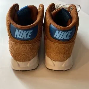 NIKE Hoodland rain resistant boots unisex Nike | Shoes | Nike Hoodland Rain Resistant Boots Unisex  main image 3